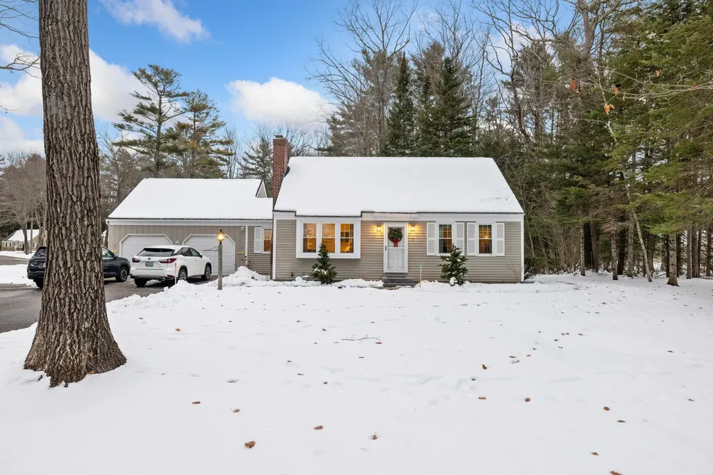 5 Wiggins Pond Lane Kennebunk ME 04043