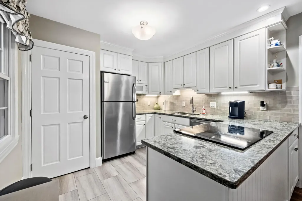 5 Wiggins Pond Lane Kennebunk ME 04043