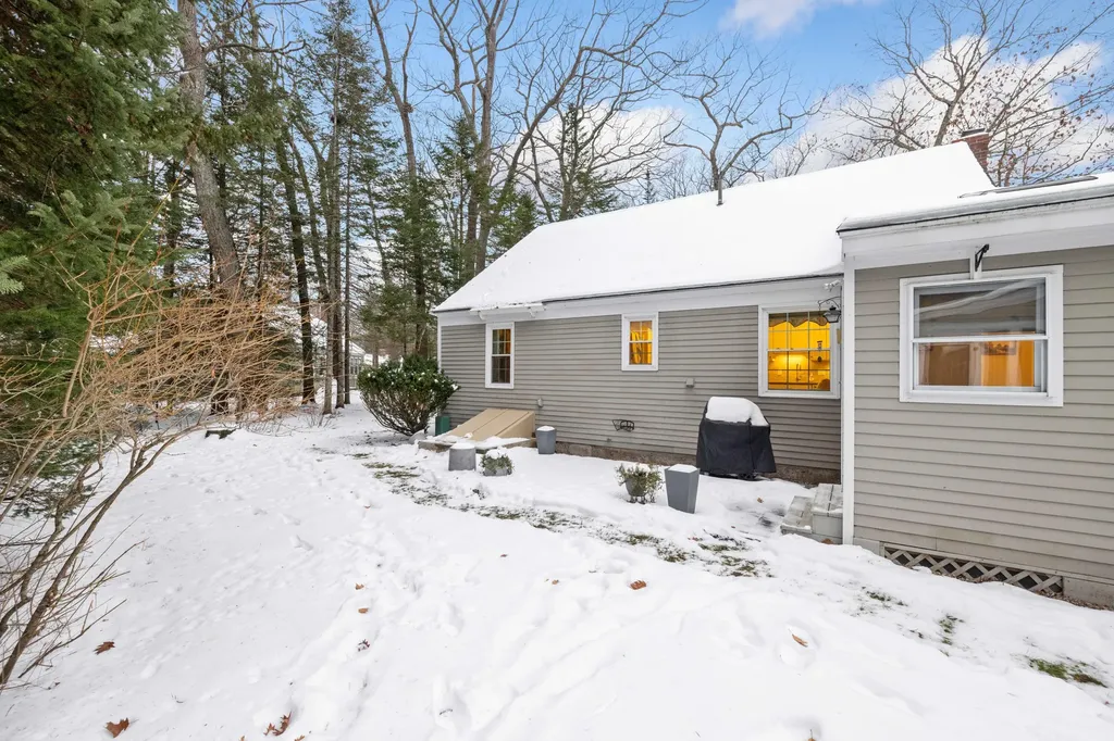 5 Wiggins Pond Lane Kennebunk ME 04043