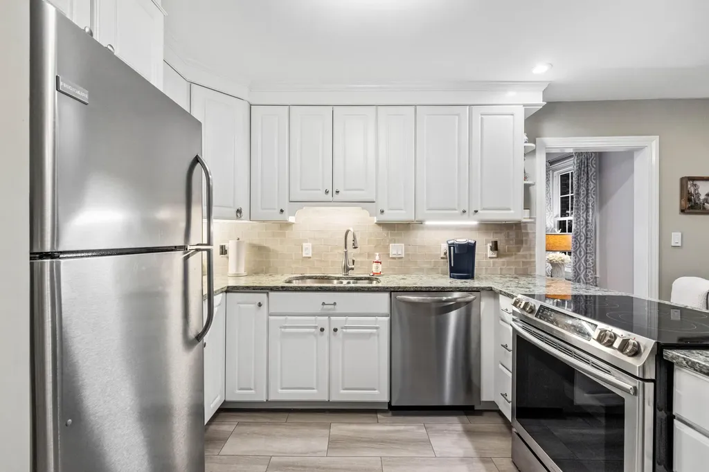 5 Wiggins Pond Lane Kennebunk ME 04043