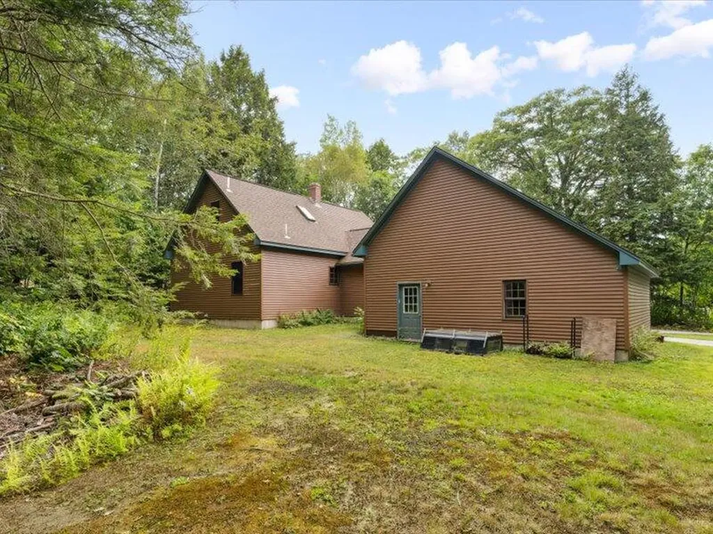 99 Tapley Farm Road Newburgh ME 04444
