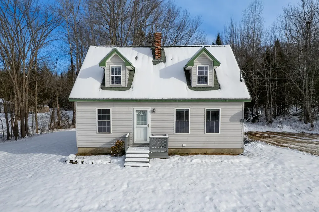 2206 Carmel Road N Newburgh ME 04444