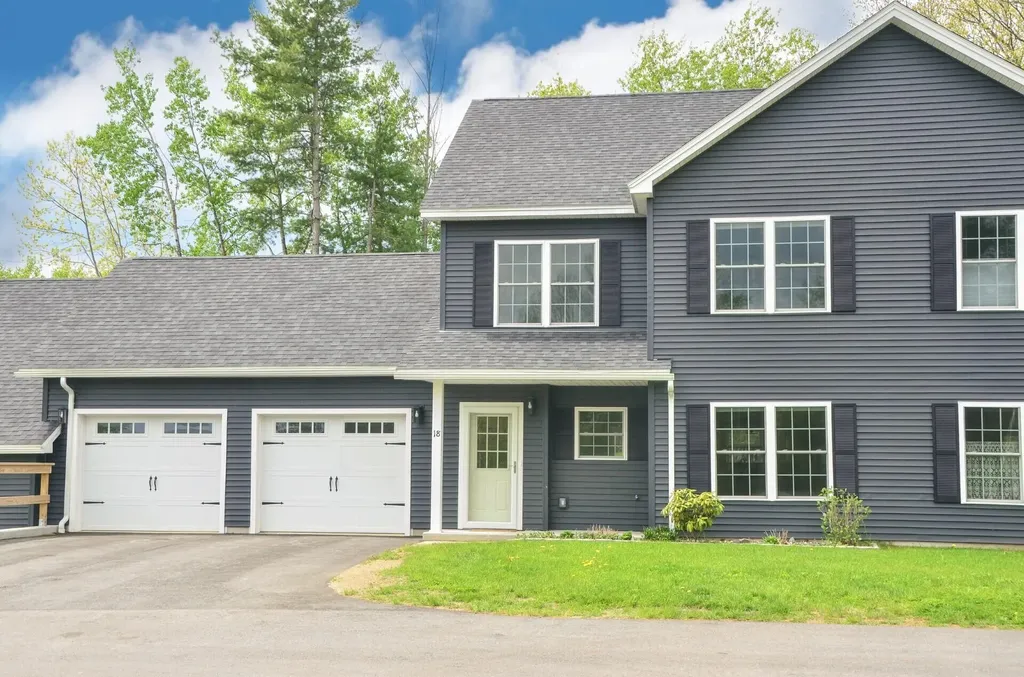 18 Violet Drive Farmingdale ME 04344