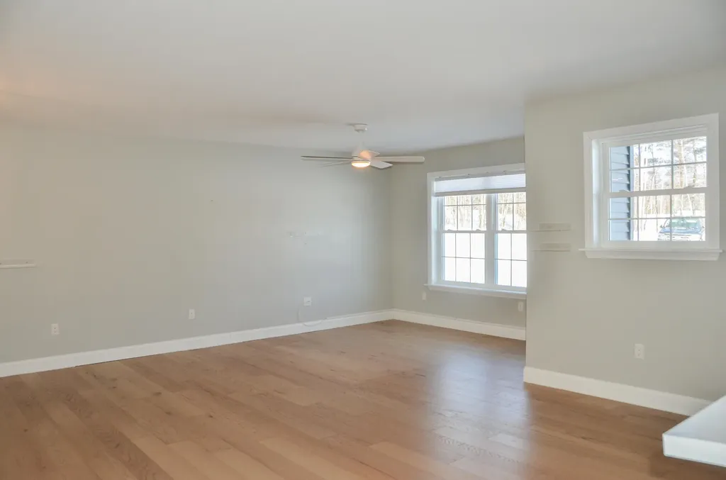 18 Violet Drive Farmingdale ME 04344