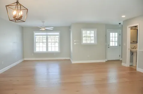 18 Violet Drive Farmingdale ME 04344