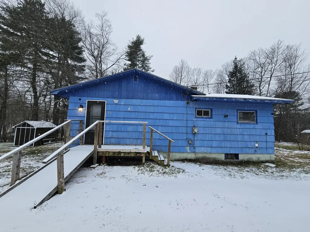 11 Marshall Street Lisbon ME 04250