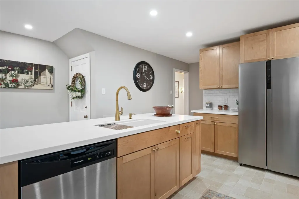 201 Clyde Road Bangor ME 04401