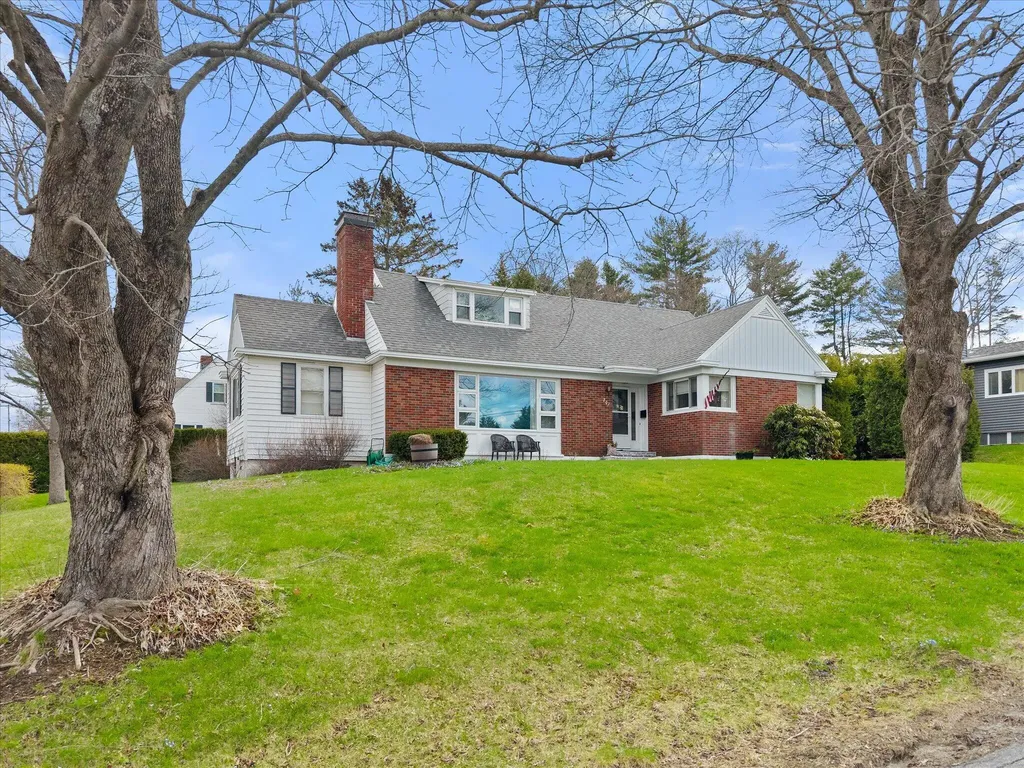 201 Clyde Road Bangor ME 04401