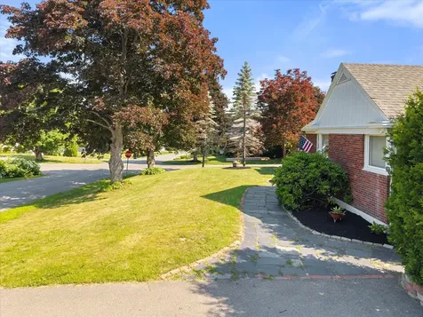 201 Clyde Road Bangor ME 04401