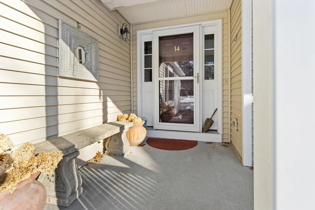 14 Hampton Glen Drive Kennebunk ME 04043