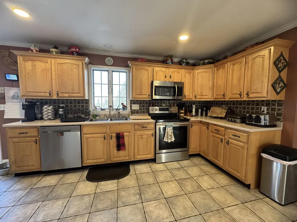 387 Exeter Road Corinth ME 04427