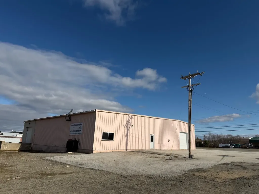 953 Central Street Millinocket ME 04462