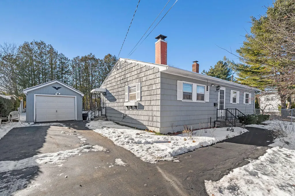 53 Park Avenue E Brewer ME 04412
