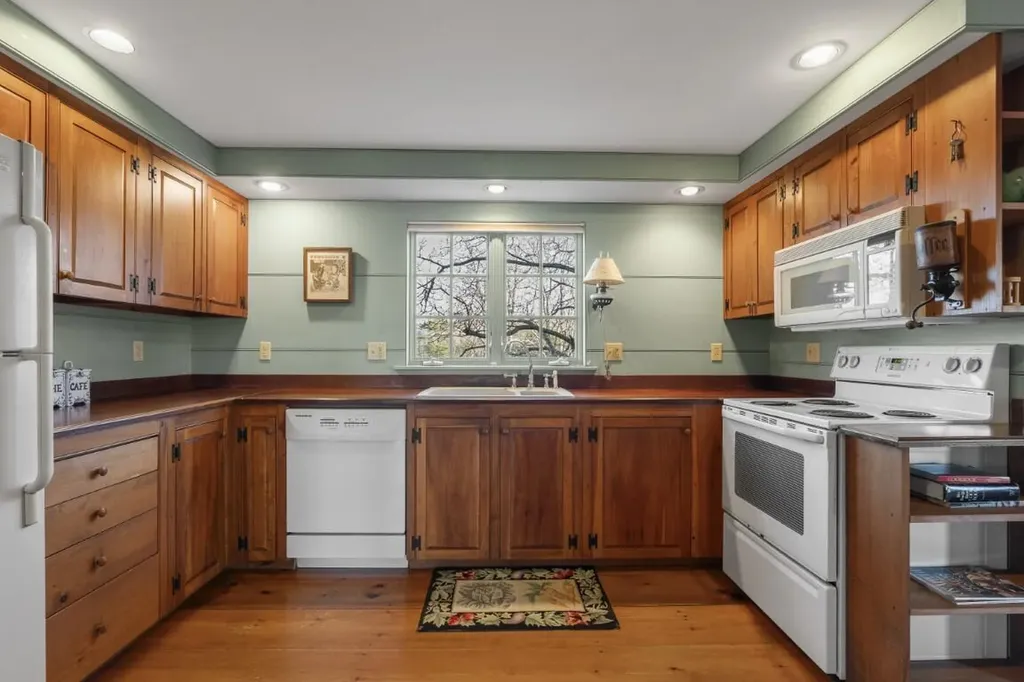 68 Belvedere Road Nobleboro ME 04555