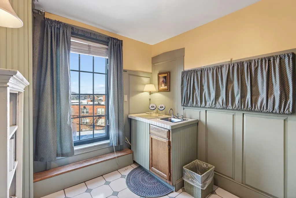 15 Pine Street Portland ME 04102