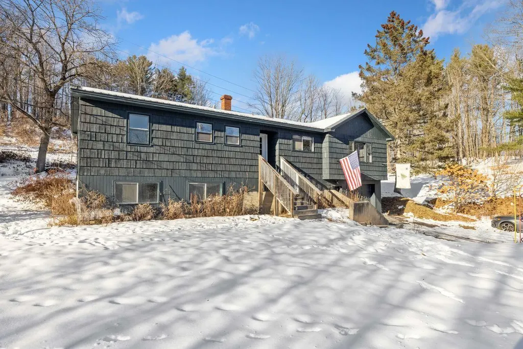 448 N River Road Auburn ME 04210
