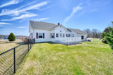11 Sunrise Drive Hallowell ME 04347