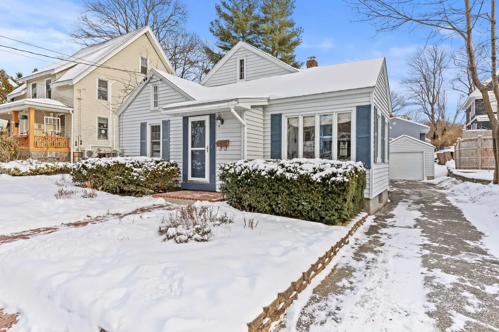 32 Wolcott Street Portland ME 04102