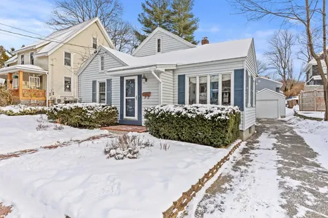 32 Wolcott Street Portland ME 04102