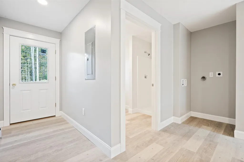 37 Lower Dedham Road Holden ME 04429