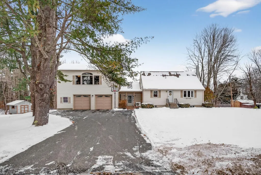 1 Jeanne Drive Topsham ME 04086
