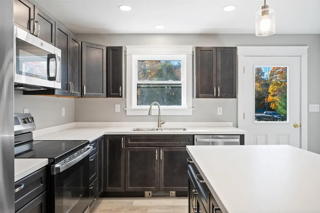 37 Lower Dedham Road Holden ME 04429