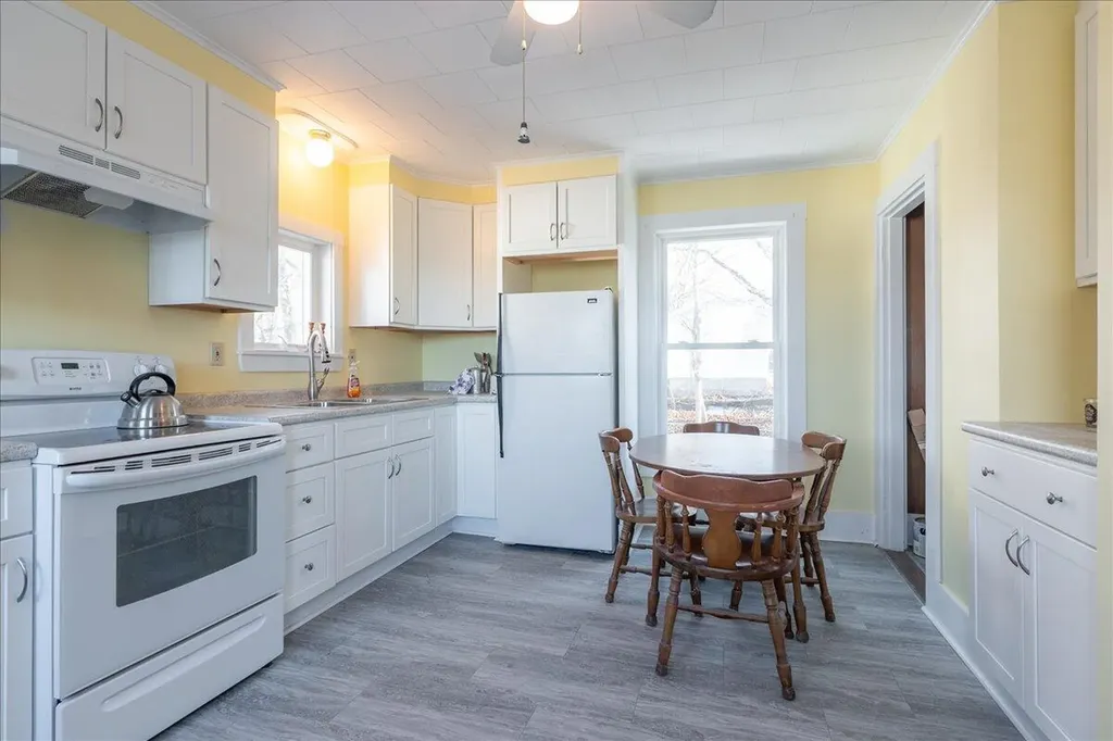 40 Atlantic Avenue Boothbay Harbor ME 04538