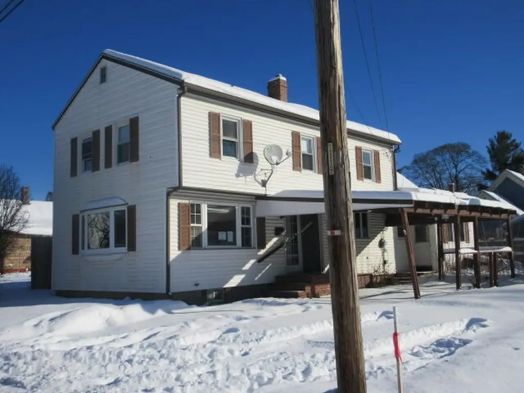 8 Gibbons Court Brewer ME 04412