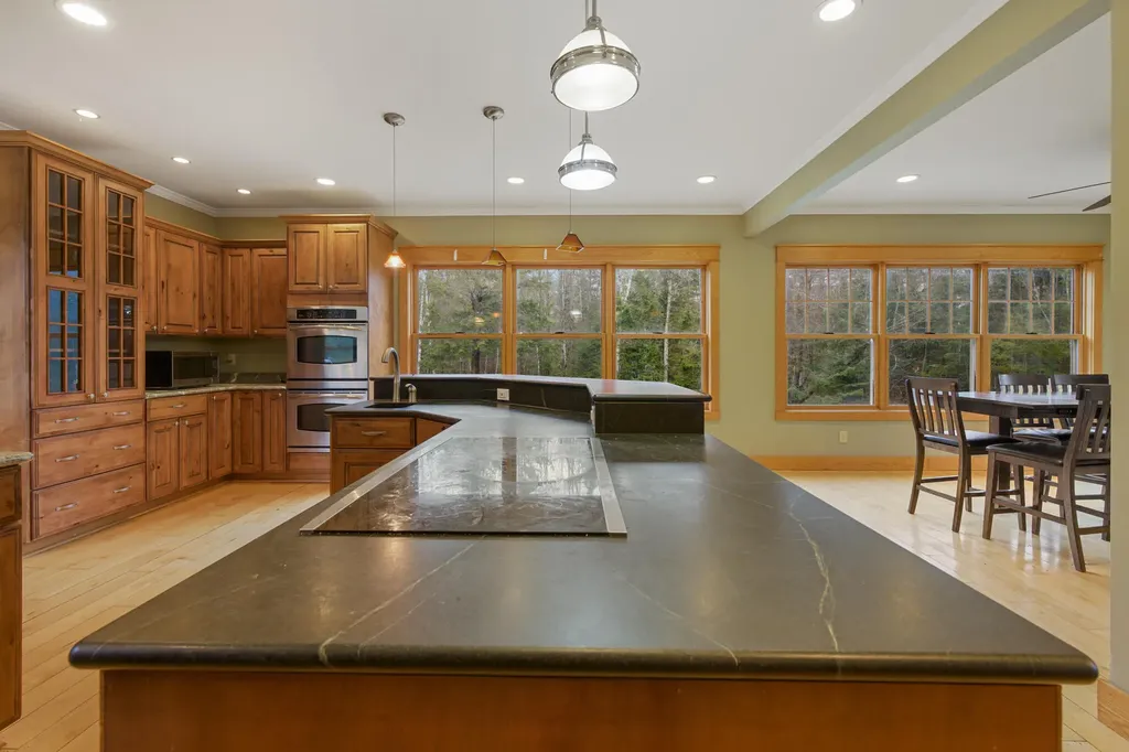 747 Western Avenue Hampden ME 04444