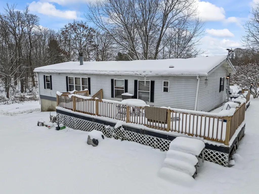 784 E Pond Road Nobleboro ME 04555