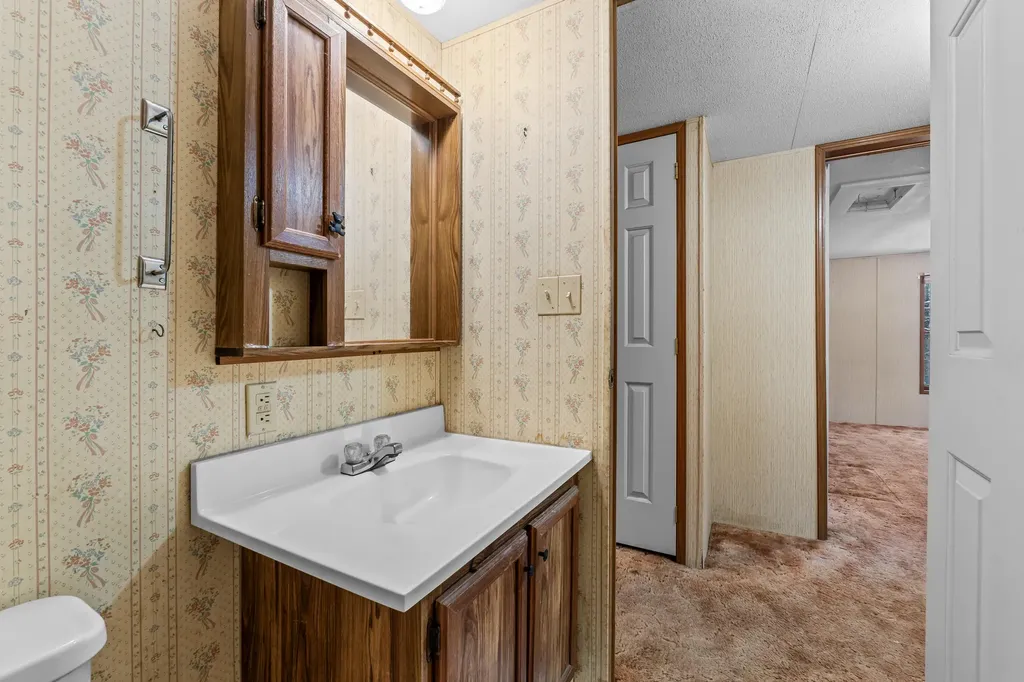 784 E Pond Road Nobleboro ME 04555
