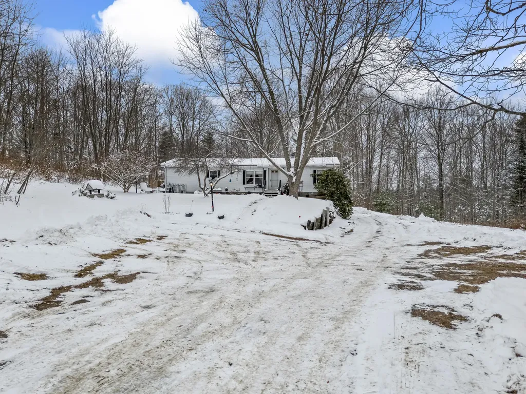 784 E Pond Road Nobleboro ME 04555