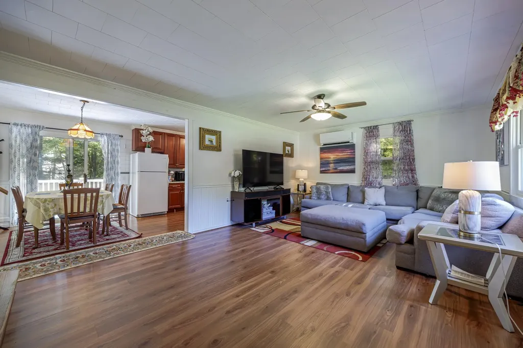 17 Mcdonald Avenue Ellsworth ME 04605