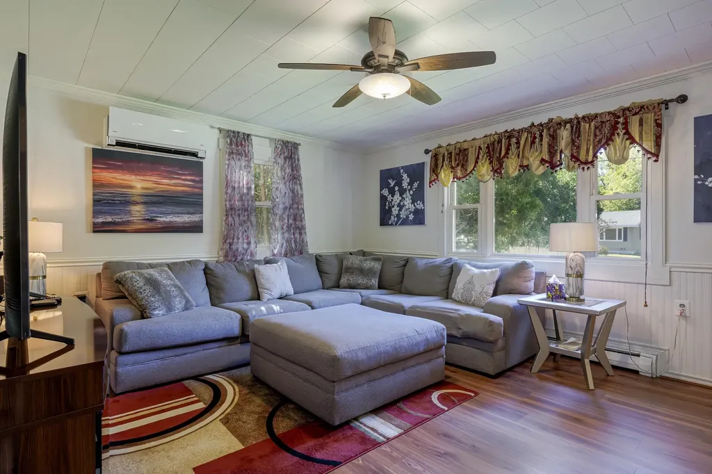17 Mcdonald Avenue Ellsworth ME 04605
