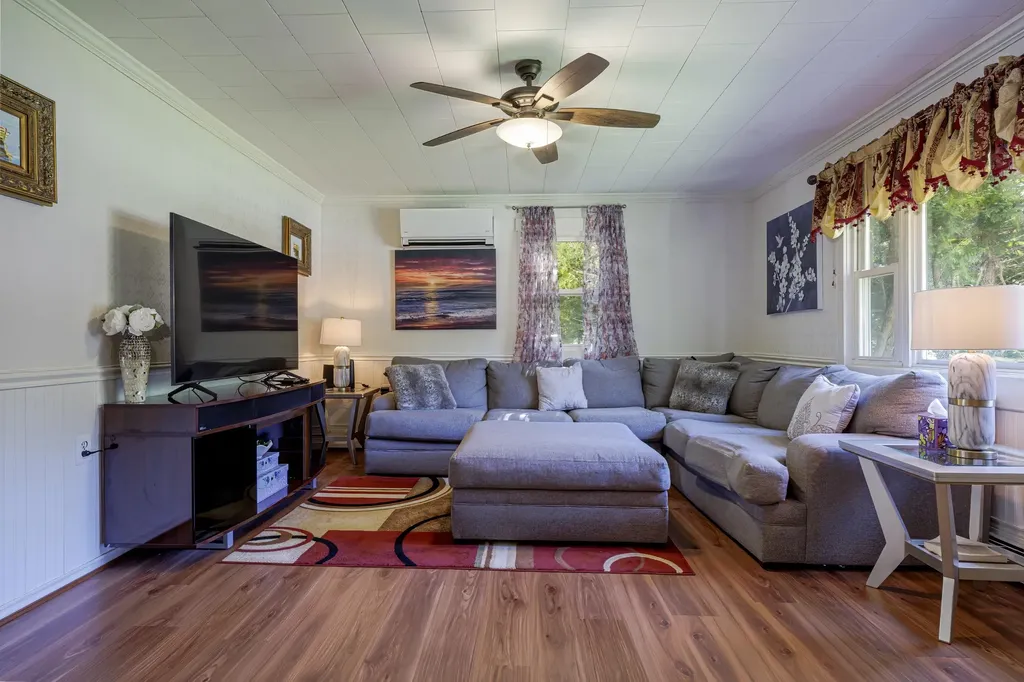 17 Mcdonald Avenue Ellsworth ME 04605