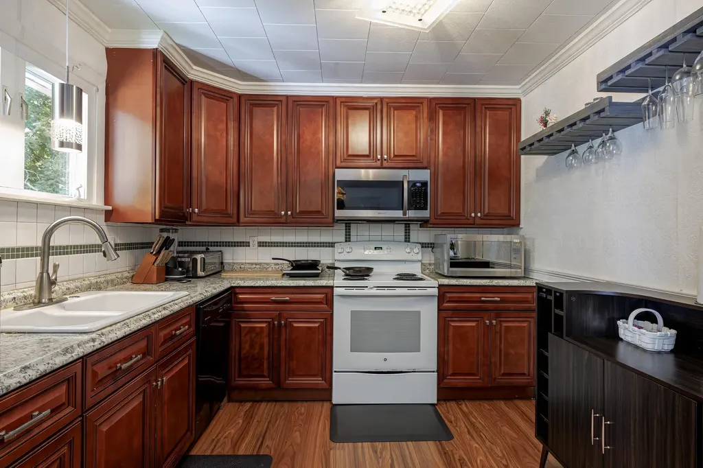 17 Mcdonald Avenue Ellsworth ME 04605