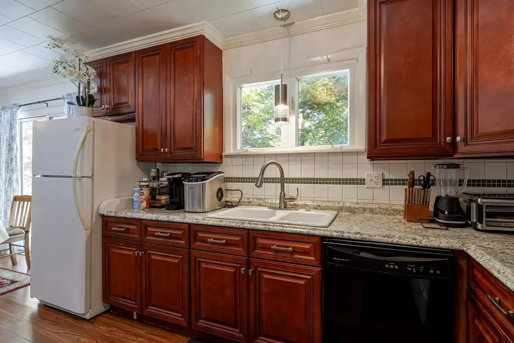 17 Mcdonald Avenue Ellsworth ME 04605