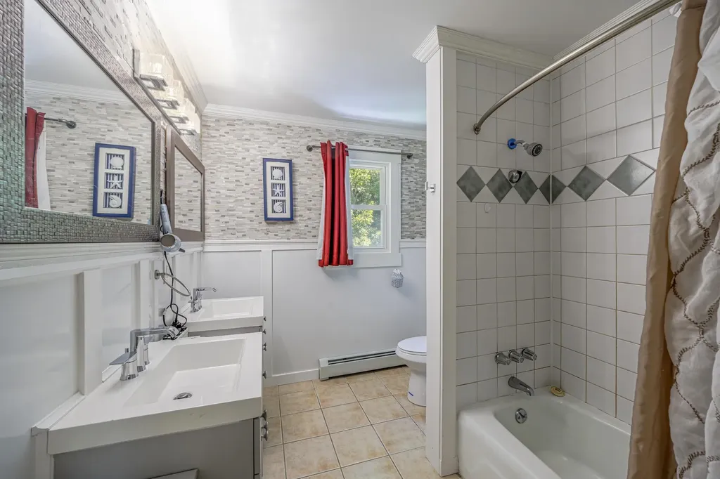 17 Mcdonald Avenue Ellsworth ME 04605