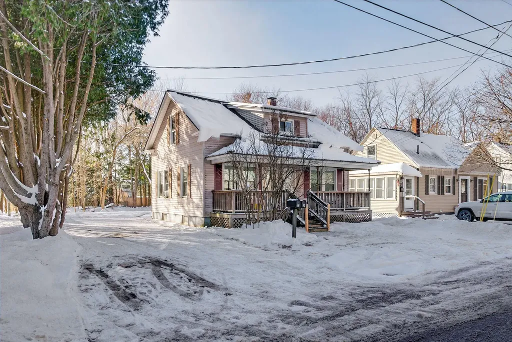 36 Edgemont Avenue Waterville ME 04901