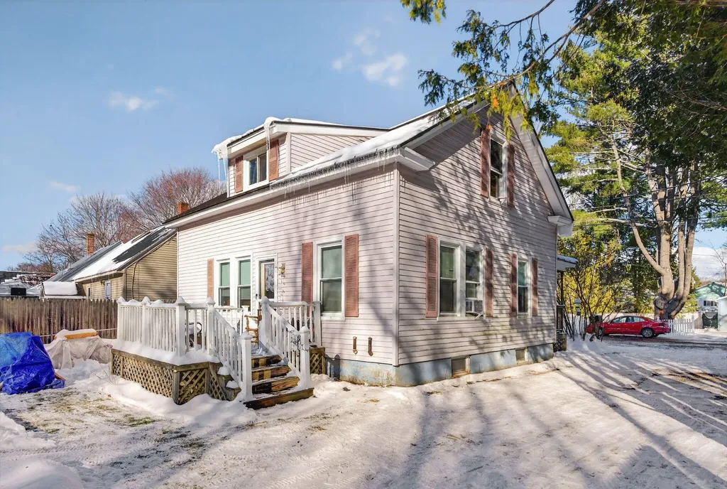 36 Edgemont Avenue Waterville ME 04901