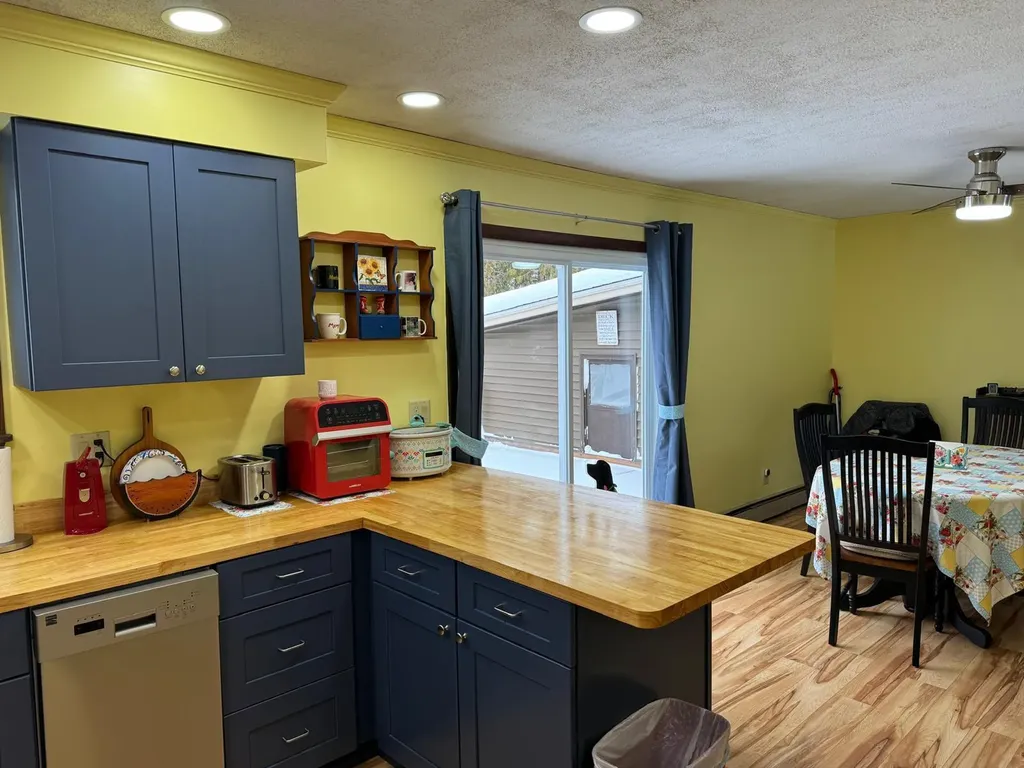 40 Fords Lane Mapleton ME 04757