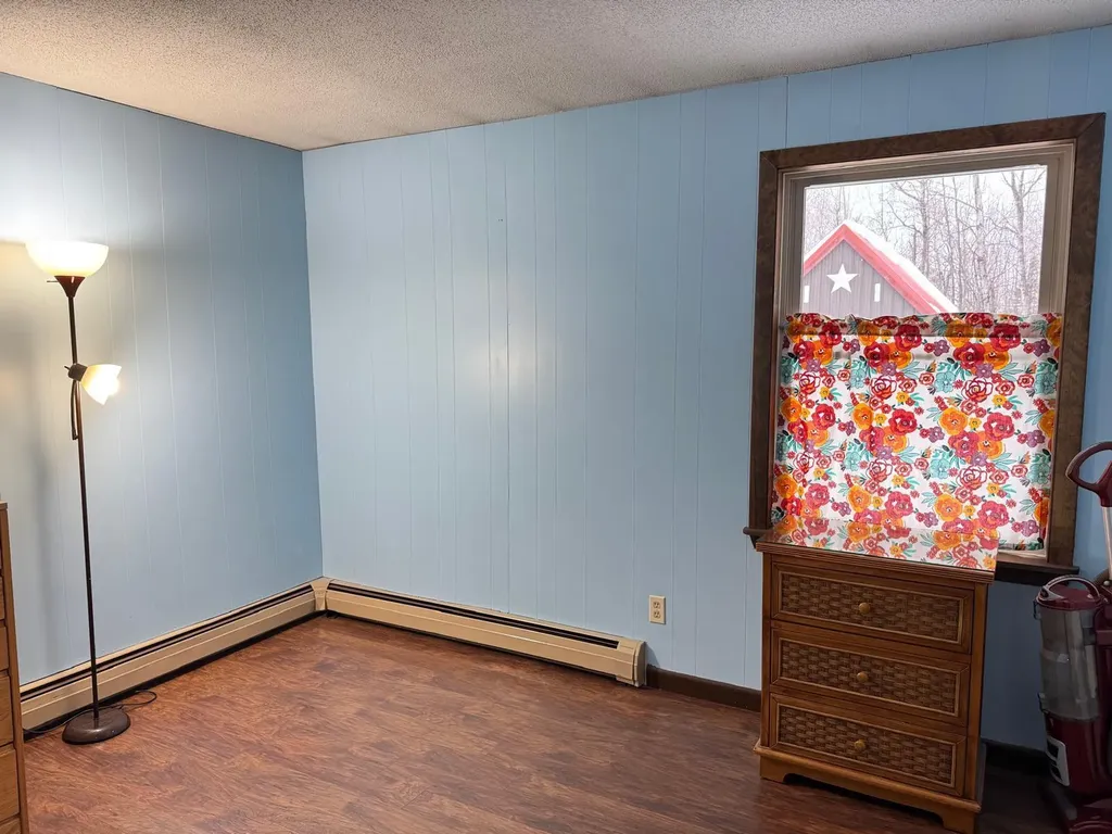 40 Fords Lane Mapleton ME 04757