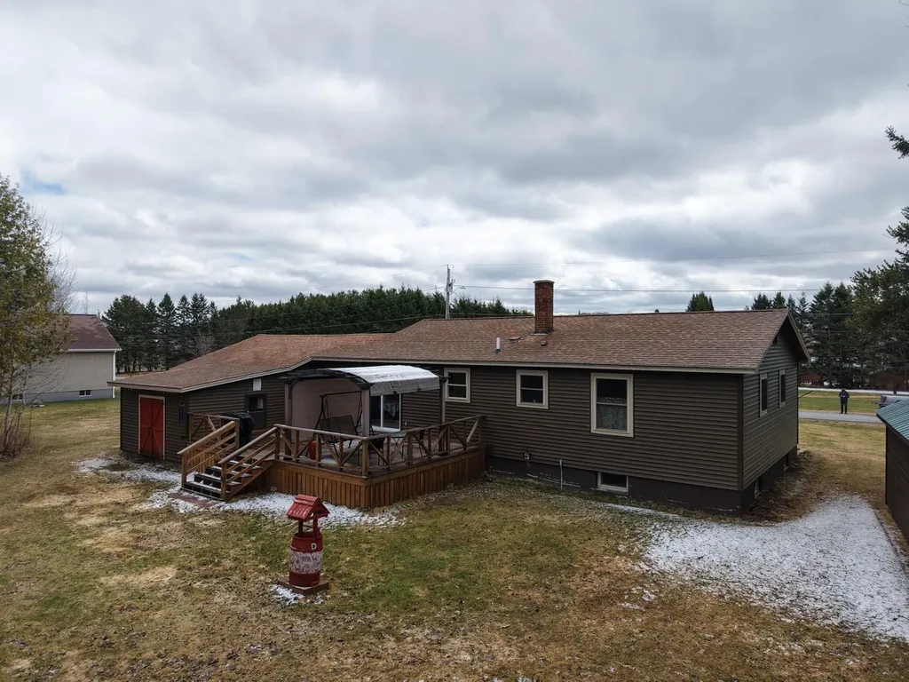 40 Fords Lane Mapleton ME 04757
