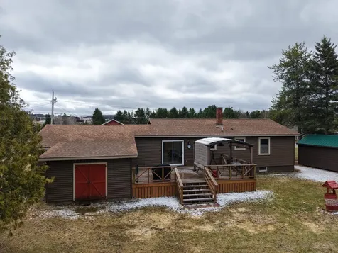 40 Fords Lane Mapleton ME 04757