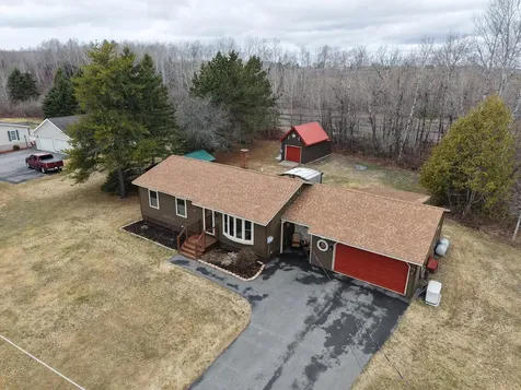 40 Fords Lane Mapleton ME 04757