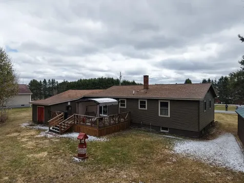 40 Fords Lane Mapleton ME 04757