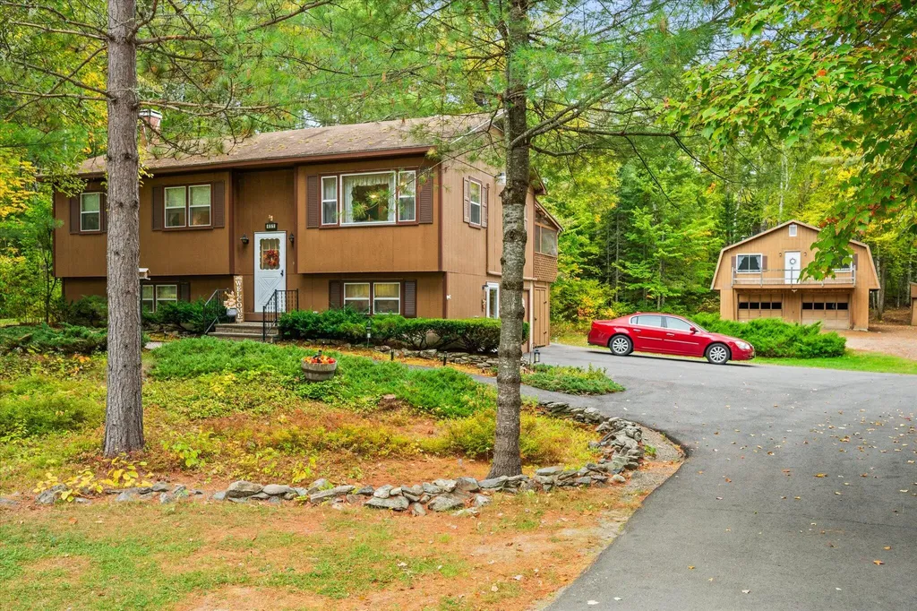 451 Levenseller Road Holden ME 04429