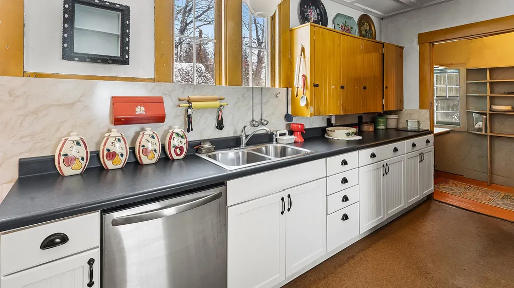 861 W Main Street Dover-foxcroft ME 04426