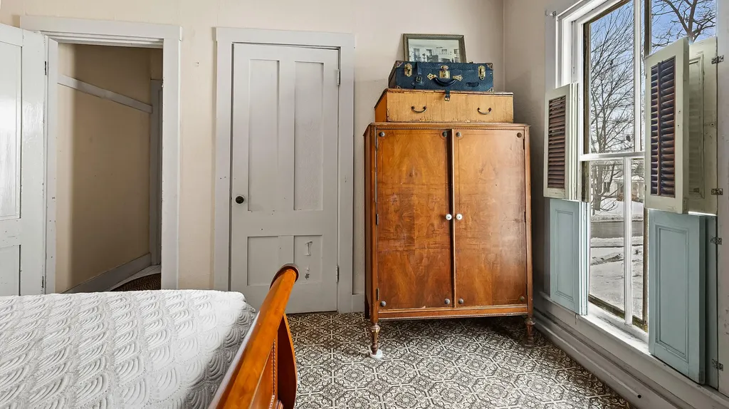 861 W Main Street Dover-foxcroft ME 04426