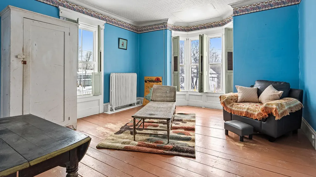 861 W Main Street Dover-foxcroft ME 04426